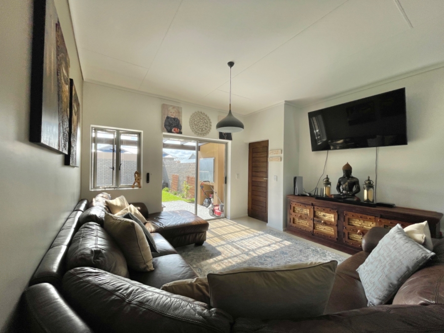 3 Bedroom Property for Sale in Mooikloof Country Estate Western Cape